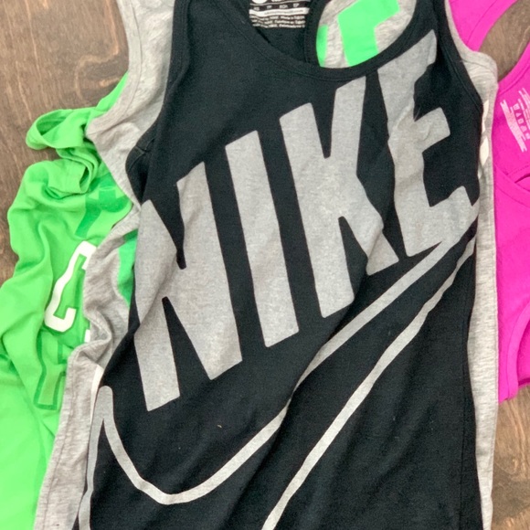 Lot/bundle of 4 workout tanks. Adidas, Nike, UA - Picture 7 of 9